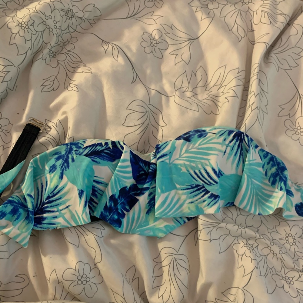 Strapless bikini top